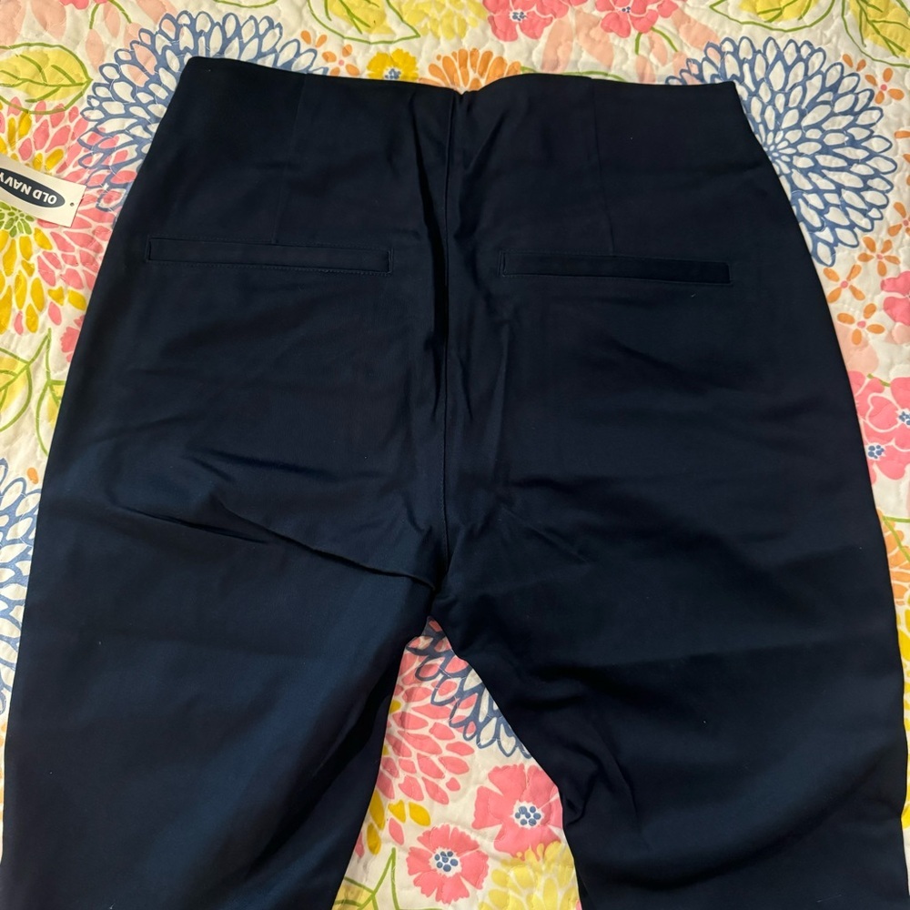 NWT size 4 navy old navy pants - Picture 6 of 6